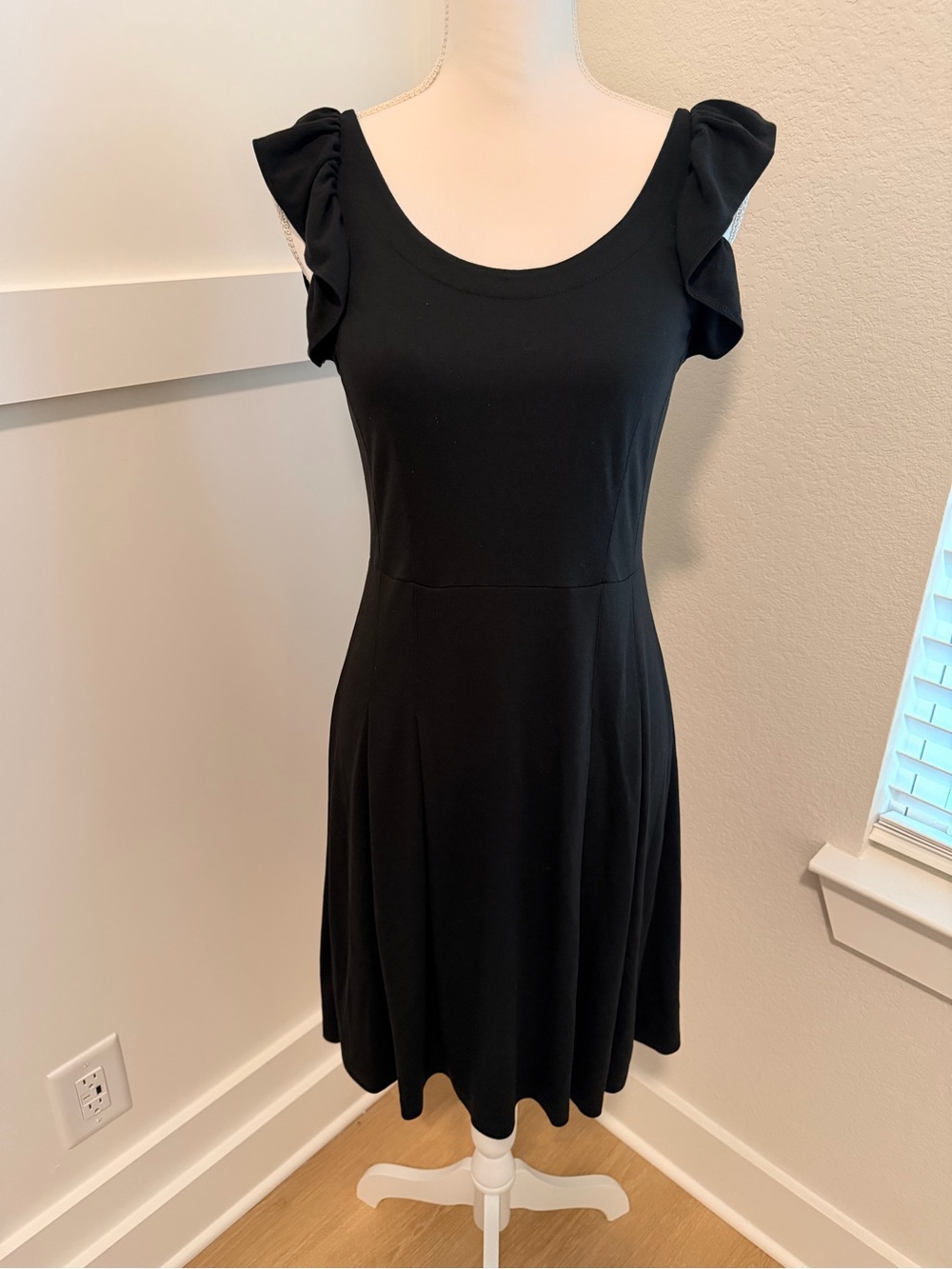 LOFT Black Flutter Sleeve Fit & Flare Dress – Size 6 - Picture 2 of 7